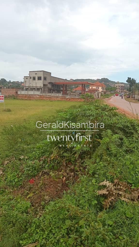 5 ACRES OF COMMERCIAL LAND IN SEGUKU KATALE