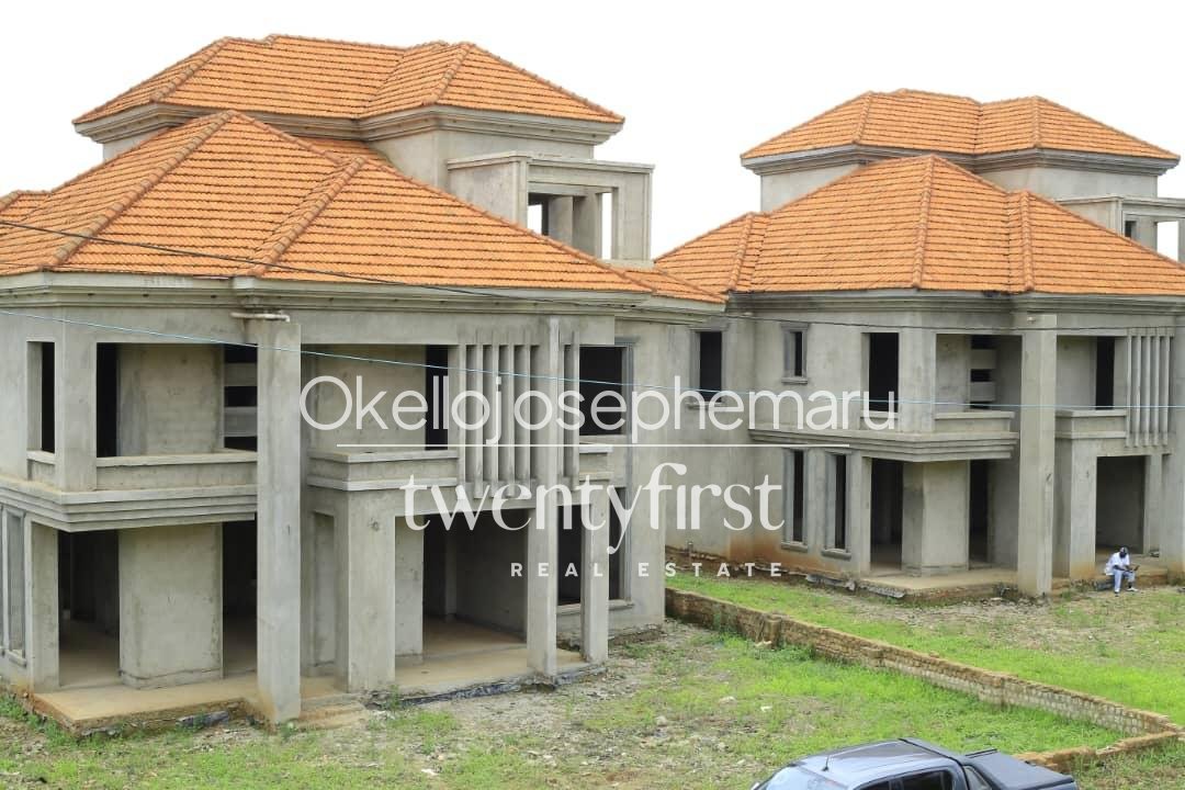 AN EXECUTIVE 06 BEDROOM STOREYED HOUSE FOR SALE AT KIRA